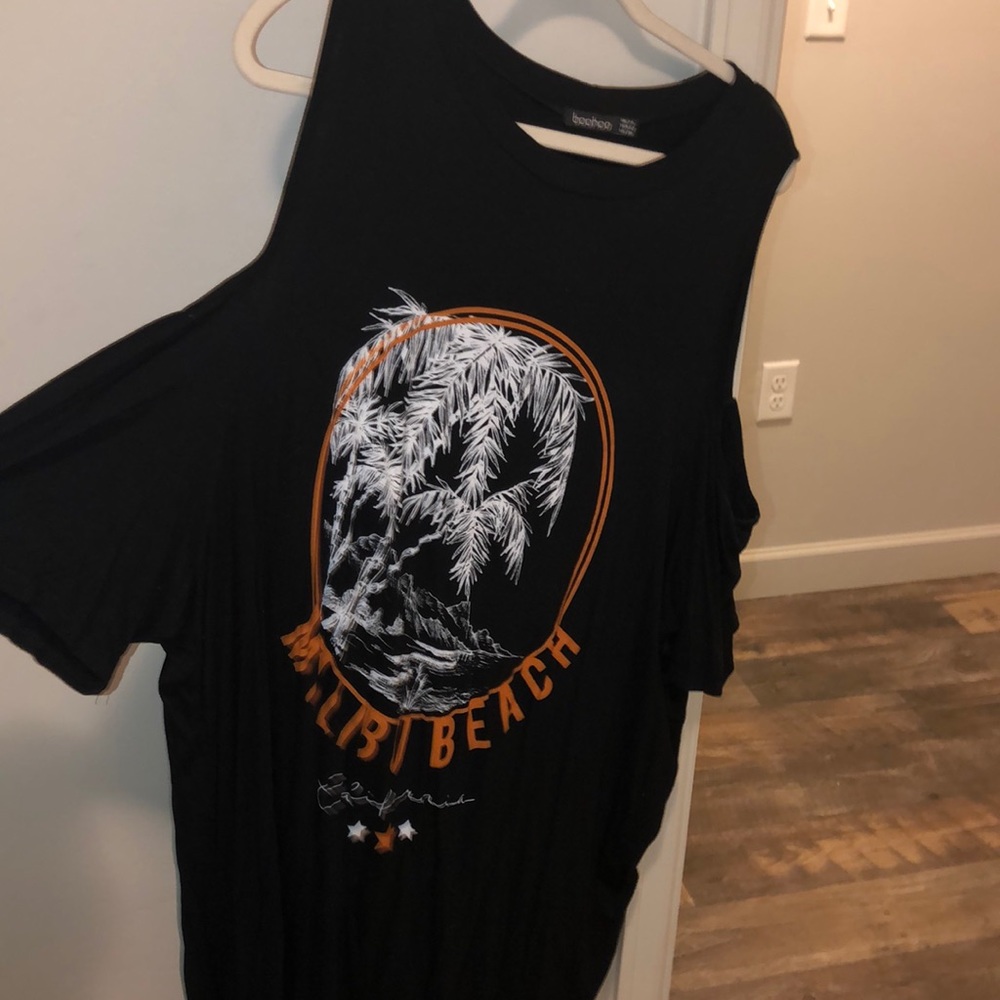 Cold shoulder t shirt dress